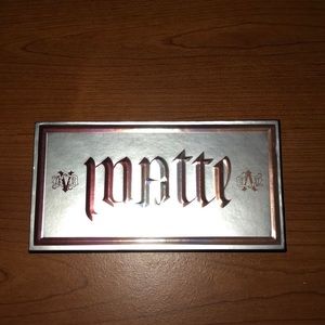 Kat Von D Matte makeup palette. Used twice.